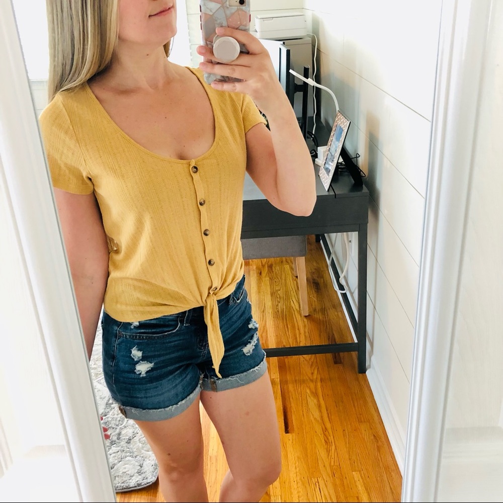 American Eagle Yellow Knit Short Sleeve Shirt